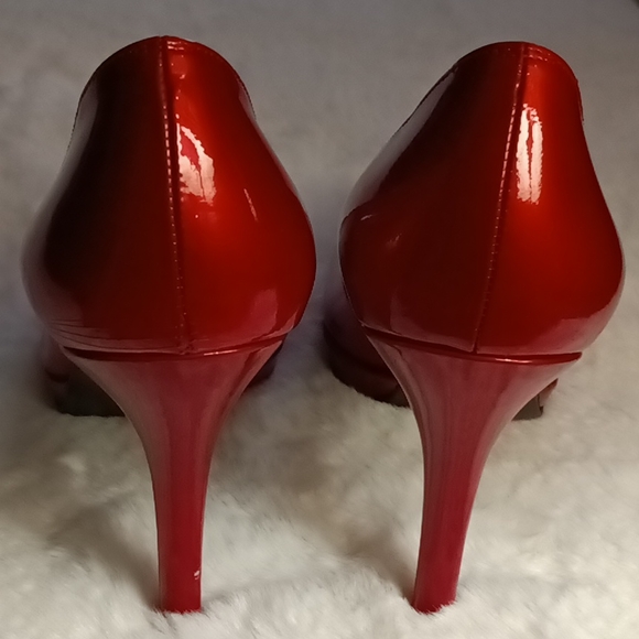 Stuart Weitzman Pumps - Picture 7 of 8
